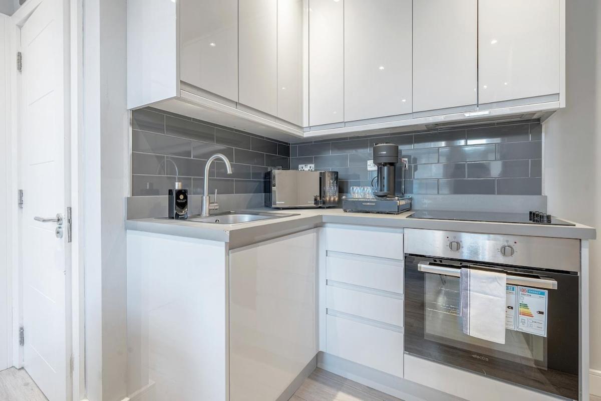 Apartment Edgware Road's Gem London